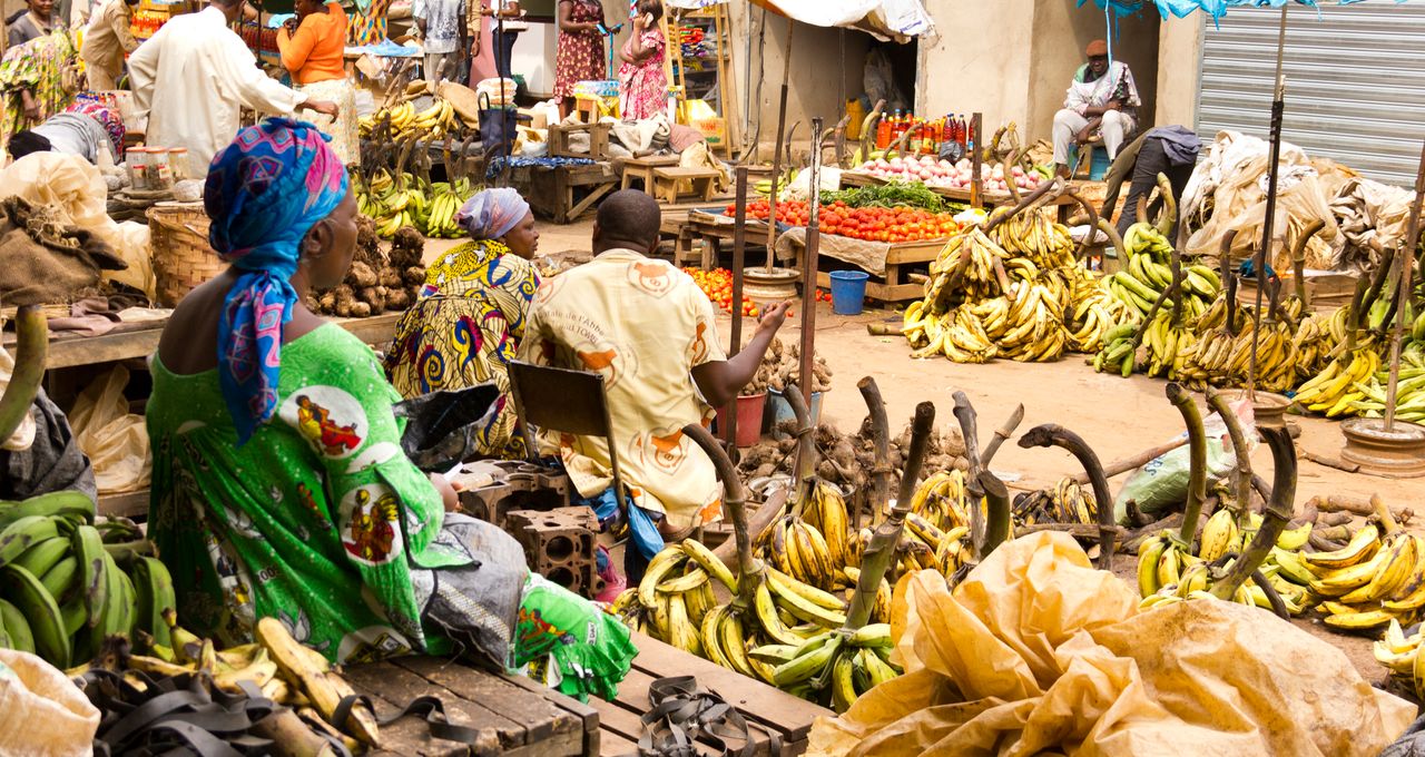 Des marchandises dans un marché